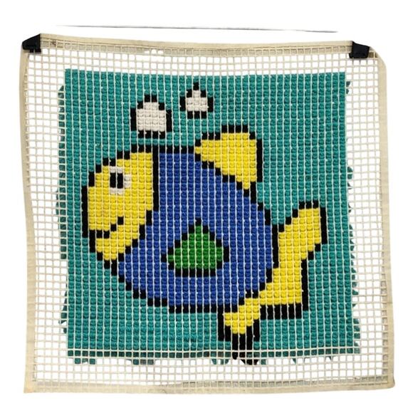 Vintage Handmade Small Tropical Fish Latch Hook Wall Art Hand Made Artwork - Picture 3 of 3